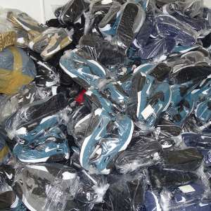 Bunuri în valoare de peste 100.000 lei susceptibile a fi contrafăcute, confiscate la P.T.F. Giurgiu