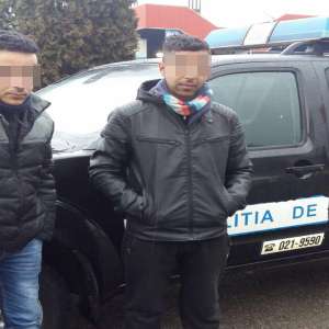 Doi cetățeni din Maroc, opriți la frontiera de vest