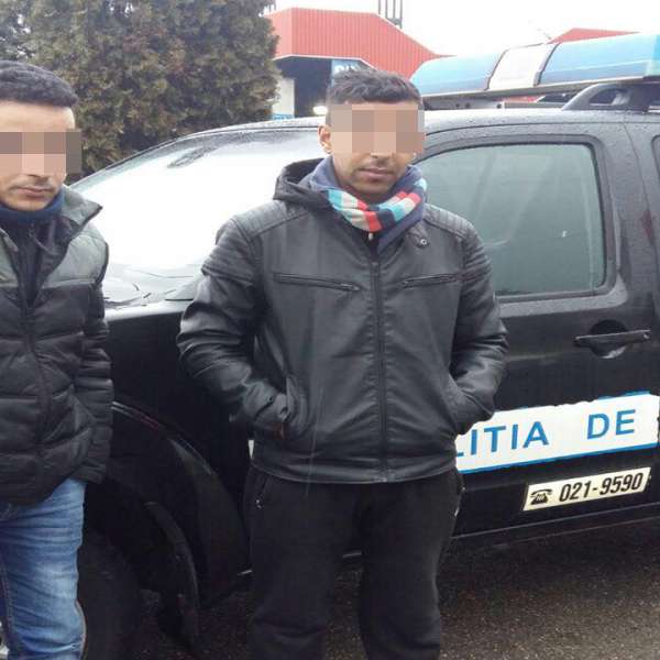 Doi cetățeni din Maroc, opriți la frontiera de vest