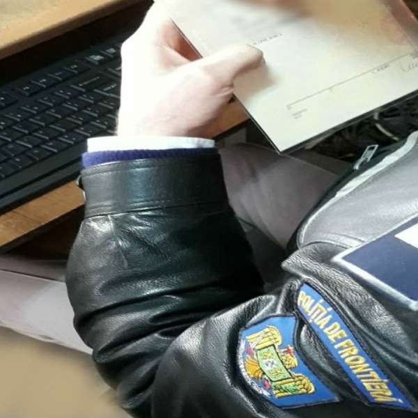 Certificat de înmatriculare fals depistat la Albiţa   