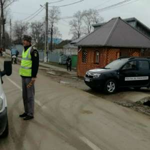 Asigurare falsă depistată la un control de rutină   