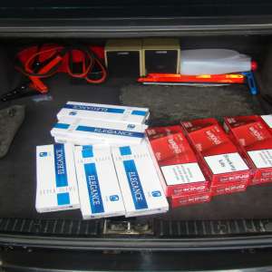 Ţigarete de contrabandă descoperite la controlul de frontieră