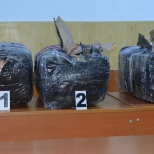 Mii de flacoane cu substante anabolizante, confiscate in urma unei actiuni la frontieră