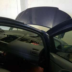 Volkswagen Sharan antifonat cu țigări de contrabandă