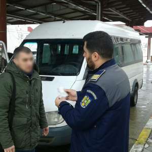 Permis de conducere fals, descoperit la controlul de frontieră