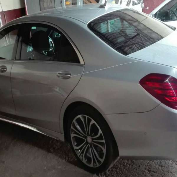 Autoturism de lux căutat de autorităţile din Marea Britanie, descoperit în Brăila