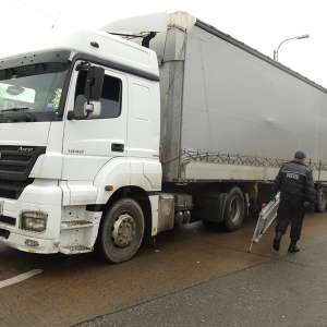 Cetăţean sirian ascuns printre frigidere depistat la P.T.F. Giurgiu