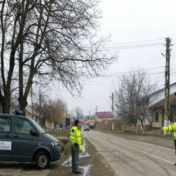 Depistat la volanul unui autoturism deşi nu deţinea permis de conducere   