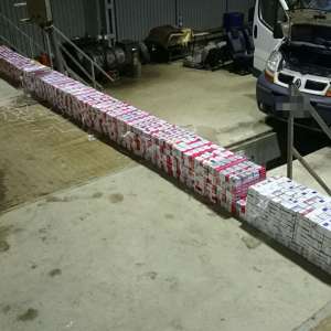 Peste 30.000 de pachete cu ţigări descoperite la frontiera de nord