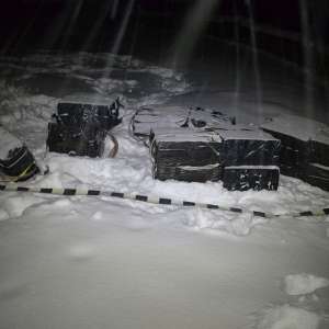 Peste 30.000 de pachete cu ţigări descoperite la frontiera de nord