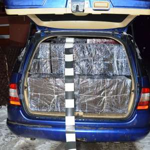 Peste 30.000 de pachete cu ţigări descoperite la frontiera de nord