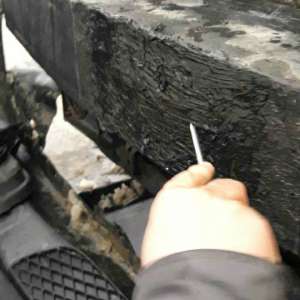 Mazda izolată termic cu țigări de contrabandă                           