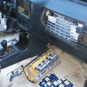 Peste 15.000 pachete țigări confiscate la frontiera de nord