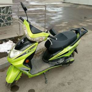 Moped neînregistrat, condus fără permis  