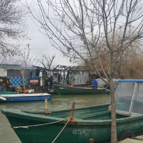 Polițiștii de frontieră împreună cu localnicii din localitatea Sulina au reușit să stingă un incendiu
