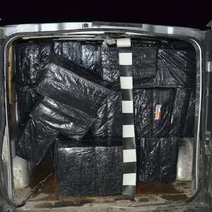 Peste 39.000 pachete cu ţigări de contrabandă, confiscate la frontiera de nord