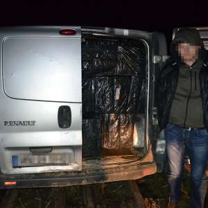 Peste 39.000 pachete cu ţigări de contrabandă, confiscate la frontiera de nord