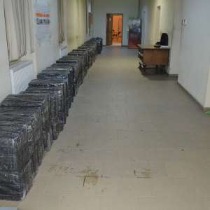 Peste 39.000 pachete cu ţigări de contrabandă, confiscate la frontiera de nord