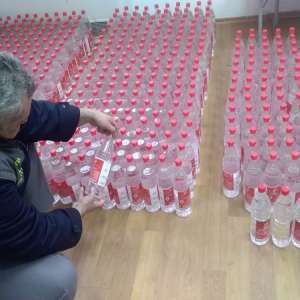 Peste 500 litri de alcool fără documente legale, confiscaţi de poliţiştii de frontieră mehedinţeni