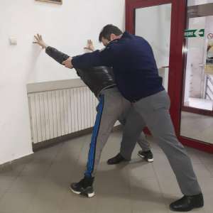 Bărbat cu cetăţenie română şi R. Moldova căutat de autorităţile din Franța, depistat la P.T.F. Albiţa