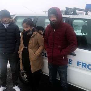 Trei irakieni intenţionau să iasă ilegal din România, evitând controlul de frontieră