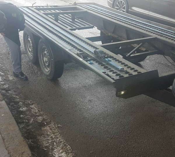 Remorcă neînmatriculată, descoperită în trafic, la Albiţa