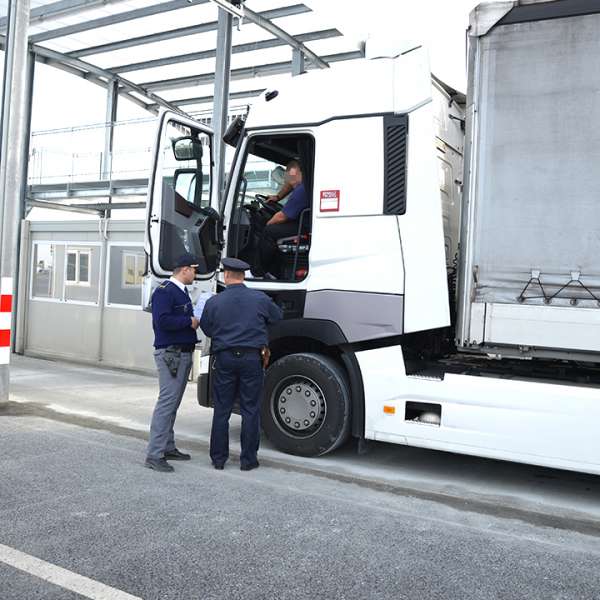 Trafic crescut la frontieră pentru mijloacele de transport marfă. Aproximativ 29.000 de camioane au tranzitat frontiera în ultimele zile