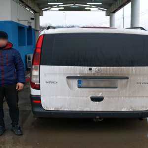 350 de euro preţul unui permis de conducere fals