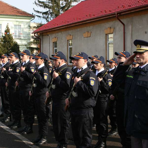 O nouă promoţie de elevi a depus jurământul de credinţă faţă de ţară la Şcoala Avram Iancu Oradea