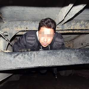 Șofer turc, arestat pentru trafic de migranți