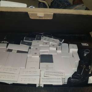 Sute de parfumuri susceptibile a fi contrafăcute, confiscate în P.T.F. Negru Vodă și P.T.F. Vama Veche