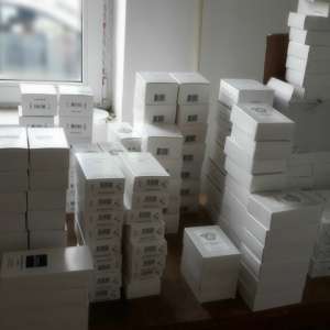 Sute de parfumuri susceptibile a fi contrafăcute, confiscate în P.T.F. Negru Vodă și P.T.F. Vama Veche