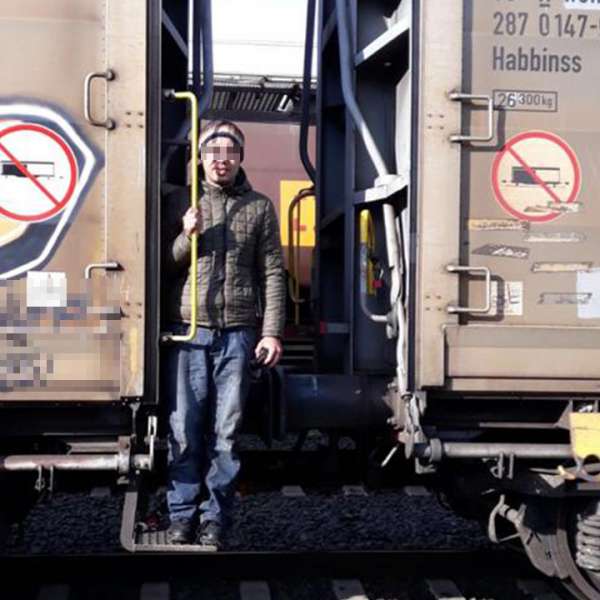 Tânăr tunisian descoperit ascuns într-un tren internaţional,  la P.T.F. Curtici