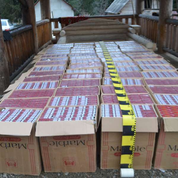 Aproximativ 45.000 de pachete cu ţigări, confiscate în urma unei percheziții