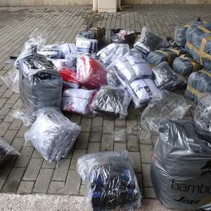 Articole textile şi încălţăminte susceptibile a fi contrafăcute, descoperite la P.T.F. Giurgiu