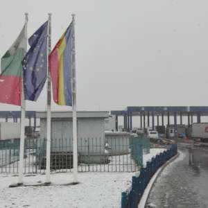 Trafic restricţionat temporar din cauza condițiilor hidrologice la trecerea cu bacul de la P.T.F. Bechet