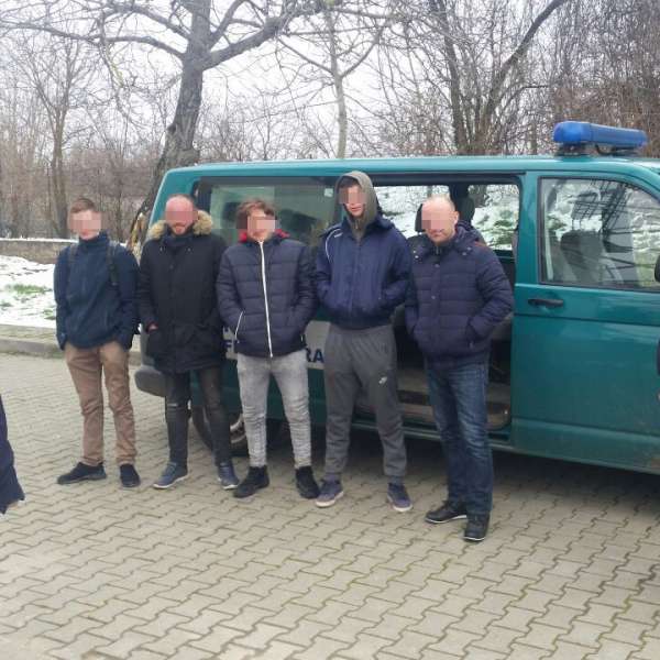 Şapte cetățeni din Kosovo, depistați de polițiștii de frontieră timișeni