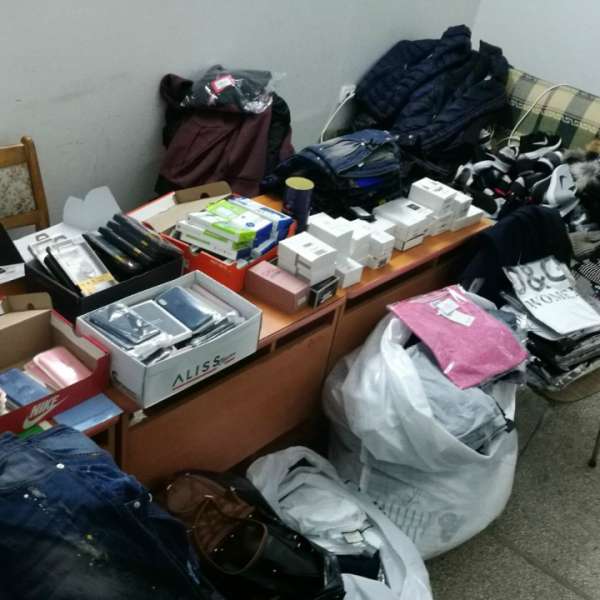Bunuri susceptibile a fi contrafăcute în valoare de aproximativ 80.000 lei, confiscate în municipiul Constanța