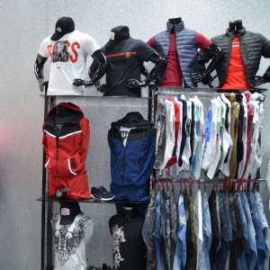 Bunuri susceptibile a fi contrafăcute, confiscate de poliţiştii de frontieră gălăţeni şi brăileni