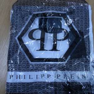 Bunuri  susceptibile a fi contrafăcute, descoperite la P.T.F. Giurgiu