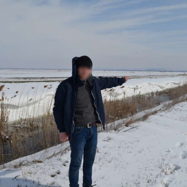 Doi bărbaţi cu antecedente penale, depistaţi încercând să treacă ilegal frontiera