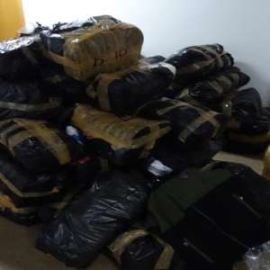Aproximativ 1500 de bunuri, susceptibile a fi contrafăcute, descoperite la P.T.F. Giurgiu