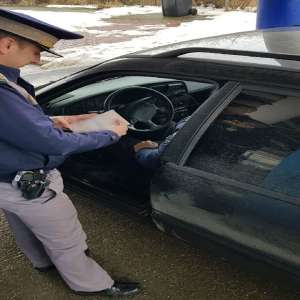 La volan, fără permis de conducere