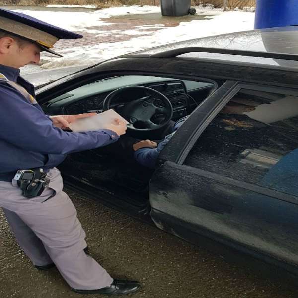 La volan, fără permis de conducere