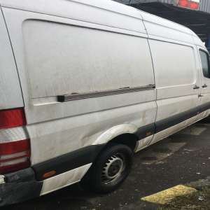 Microbuz căutat de autoritățile din Italia, depistat la P.T.F. Albiţa