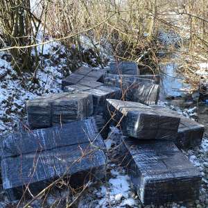 Focuri de arma pentru oprirea contrabandistilor si peste 31.500 pachete cu ţigări confiscate de poliţiştii de frontieră
