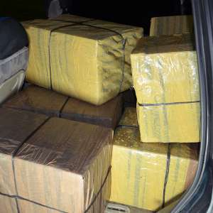 Focuri de arma pentru oprirea contrabandistilor si peste 31.500 pachete cu ţigări confiscate de poliţiştii de frontieră