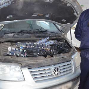 Doi poliţisti de frontieră, de la Galaţi, au refuzat sume importante de bani oferite de doi cetăţeni