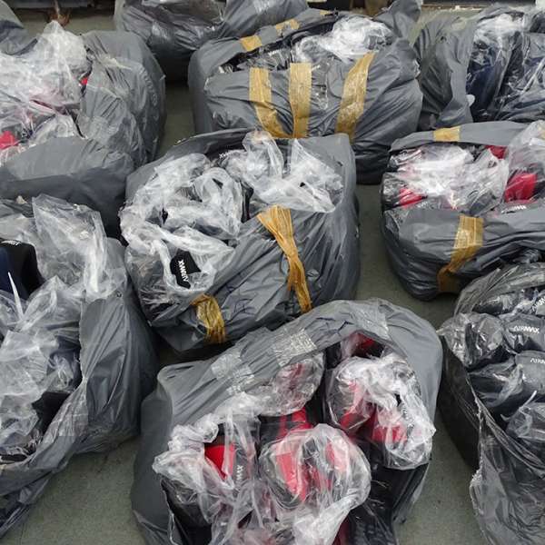 Peste 1.000 de articole susceptibile a fi contrafăcute, descoperite la P.T.F. Giurgiu
