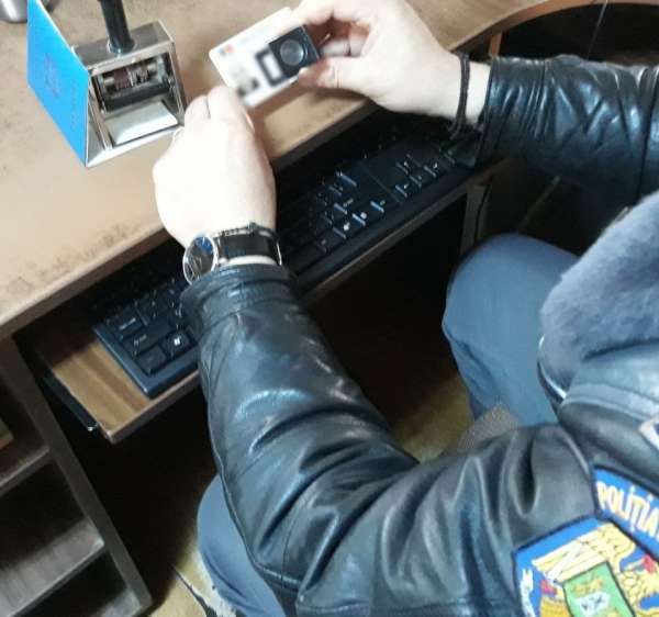 Permis de conducere fals, depistat la controlul de frontieră   